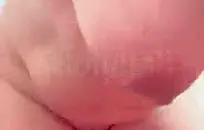 الشباب وقحة السمين يعطي اللسان كبيرة.