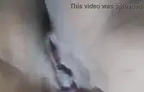 Femboy الشاذ مع الديك كومينغ في المنزل.