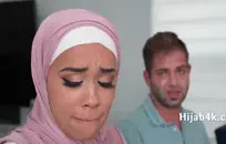 ضخمة الثدي جعلتني أحسدها على ممارسة الجنس مع هزاز في بوسها