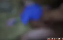 يرتفع سعر الحمار المثير للفتاة مقابل 8 دولارات.