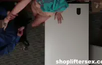 فاتنة مفلس يحصل بوسها الرطب يمسح.