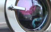 حصلت زوجتي على مؤخرتها مليئة بكمية كبيرة من السائل المنوي بعد تناولها ، ثم ابتلعت عصير قضيبه كفتاة جيدة.