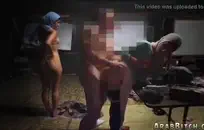 كبير الثدي فاتنة يلعب معها ضيق الأحمق.