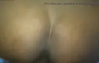 طالب ياباني لديه الثدي الطبيعية الكبيرة.