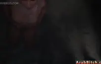 ضيق في سن المراهقة يحصل مارس الجنس creampied من الخلف.