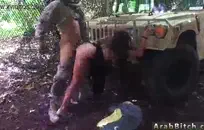 تدليك القدم من النايلون وتذبذب إصبع القدم على كاميرا الويب.